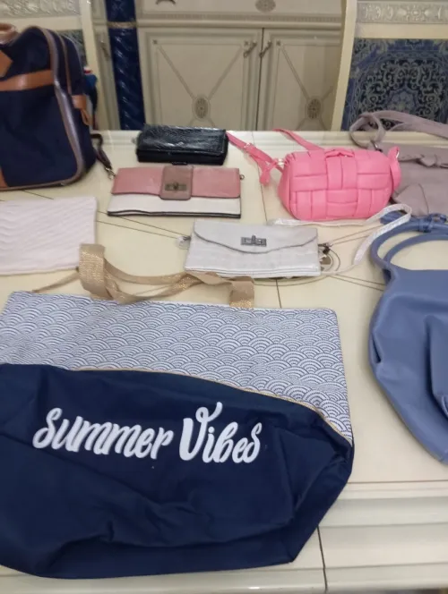 Vend lot de vêtements et sacs pour femmes 