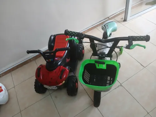 Voiture et vélo à  vendre en liquidation 