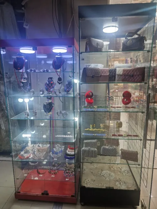 2 vitrine à vendre