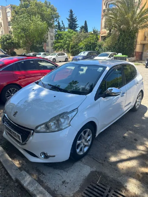 Peugeot 208 2015 Allure