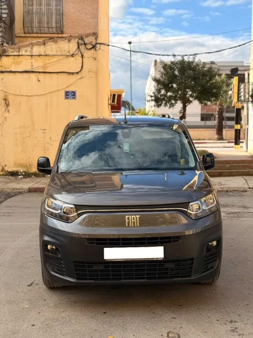 Fiat Doblo 2023 3 places