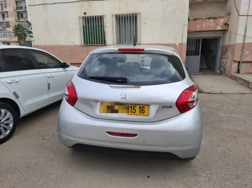 Peugeot 208 2015 