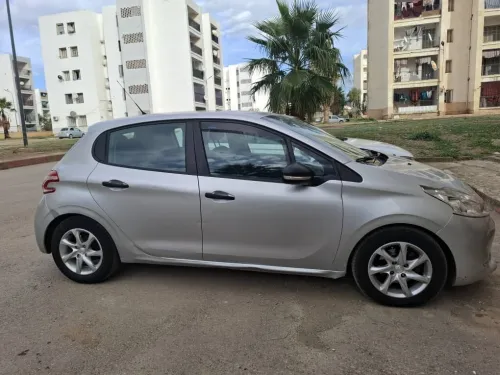 Peugeot 208 2015 