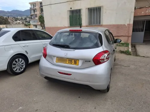 Peugeot 208 2015 