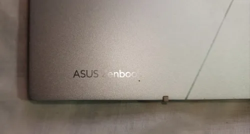 Laptop ZenBook i9 13 em generation