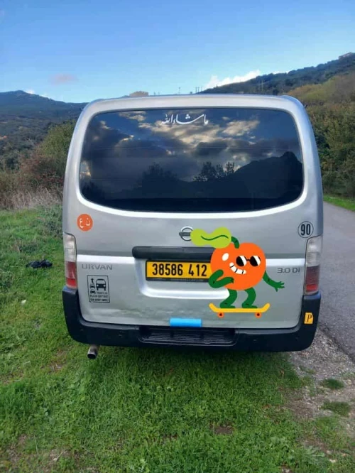 Nissan URVAN 2012
