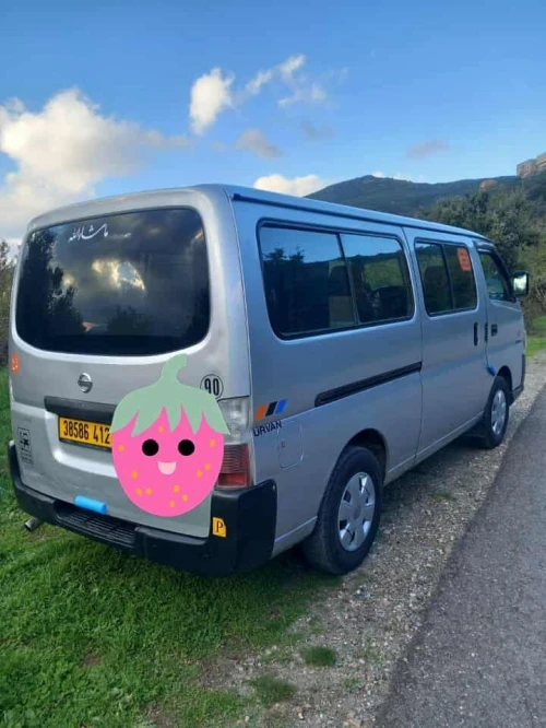Nissan URVAN 2012