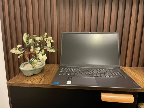 LENOVO IDEAPAD 3 | i3 11th | 8 Gb ram | 256 SSD ( état 10/10 )