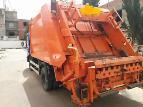 Isuzu CAMION COMPACTEUR DE DECHETS 2015