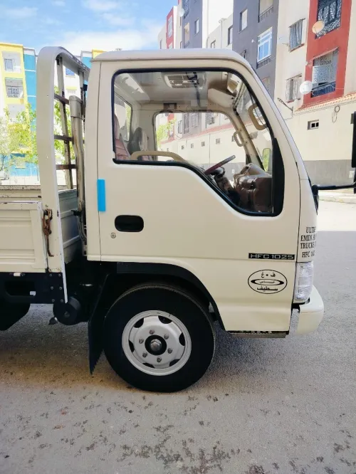 JAC 1025 2005