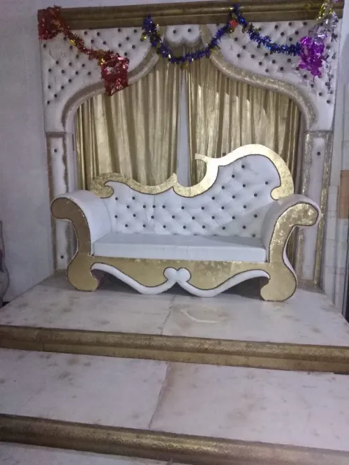 كراسي و طاولات و لوازم تصديرة العروس 