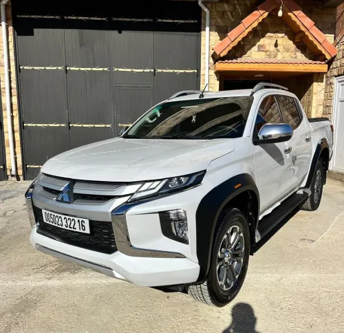Mitsubishi L200 2022 Doube cabine Evolution