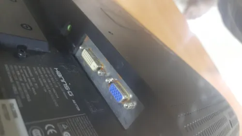 Ecran ordinateur Hanns-G 17' VGA et Audio