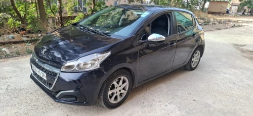Peugeot 208 2015 Active 8