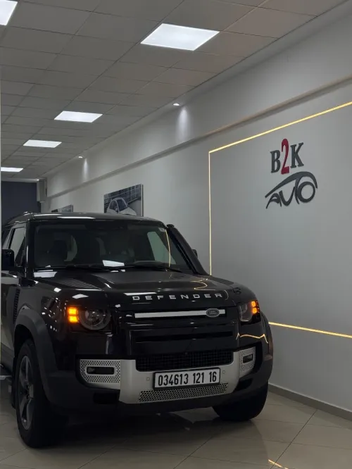 Land Rover Defender 2021 