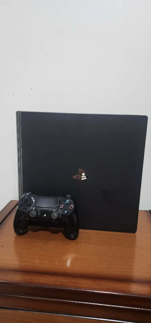 playstation 4 pro  flashé 1to version 9