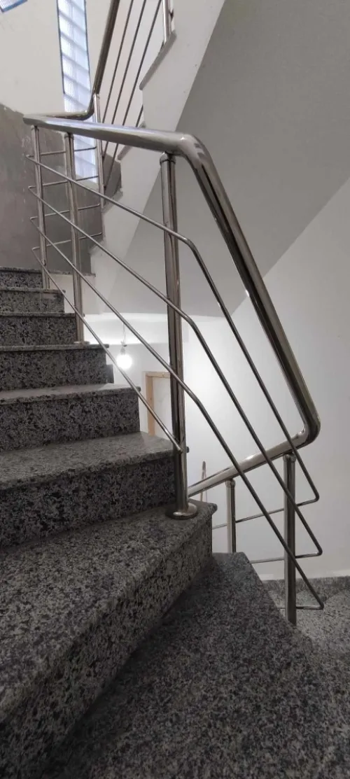 Rampe d'escalier en inox