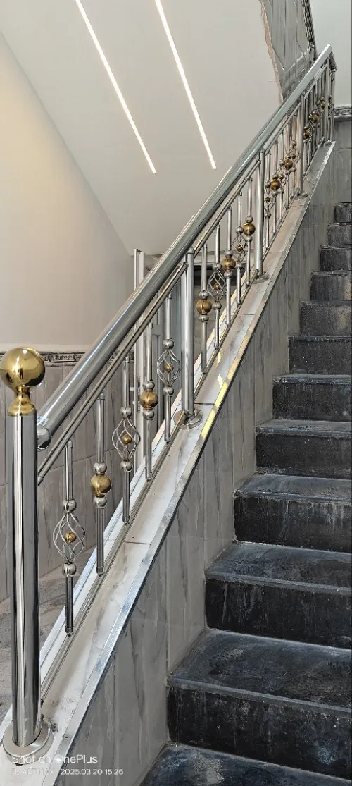 RAMPE D'ESCALIER EN INOX