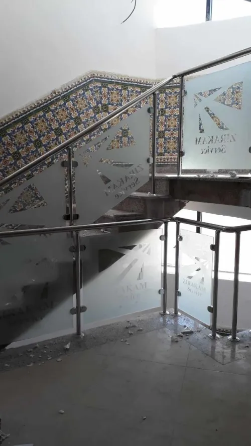 RAMPE D'ESCALIER EN INOX
