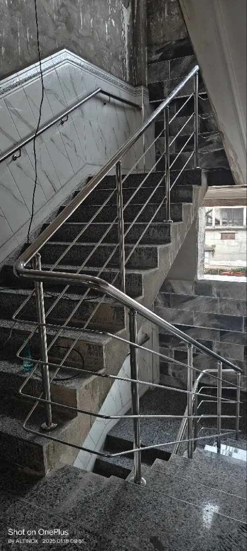 RAMPE D'ESCALIER EN INOX