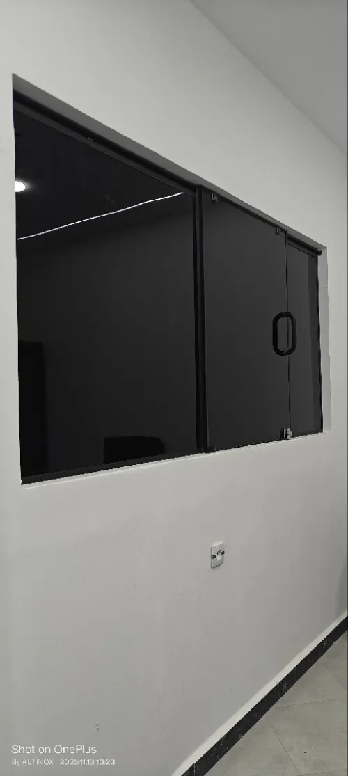 Façade en verre trempé