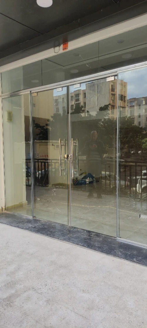 façade en verre trempé