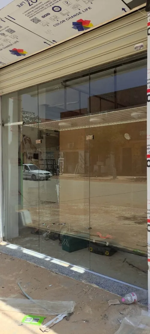 façade en verre trempé