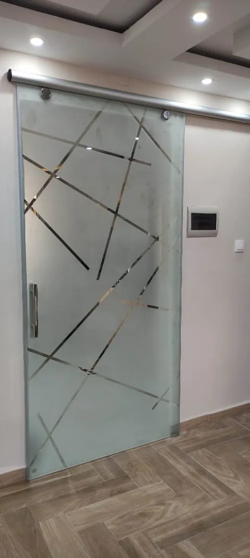 Façade en verre trempé 