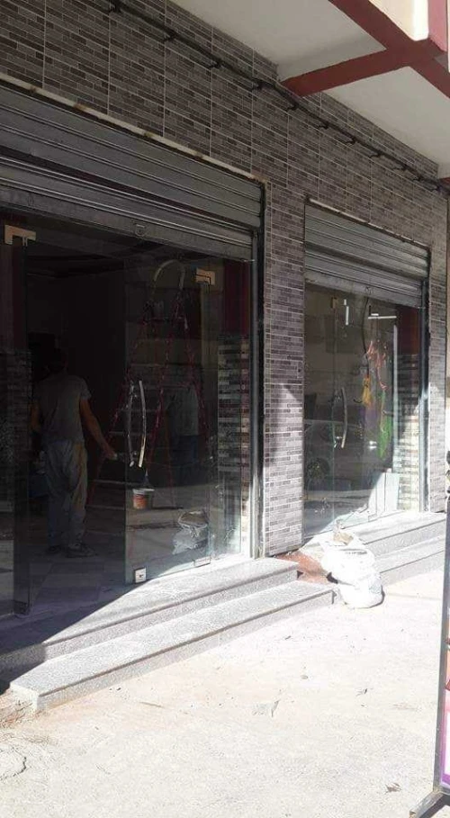Façade en verre trempé 