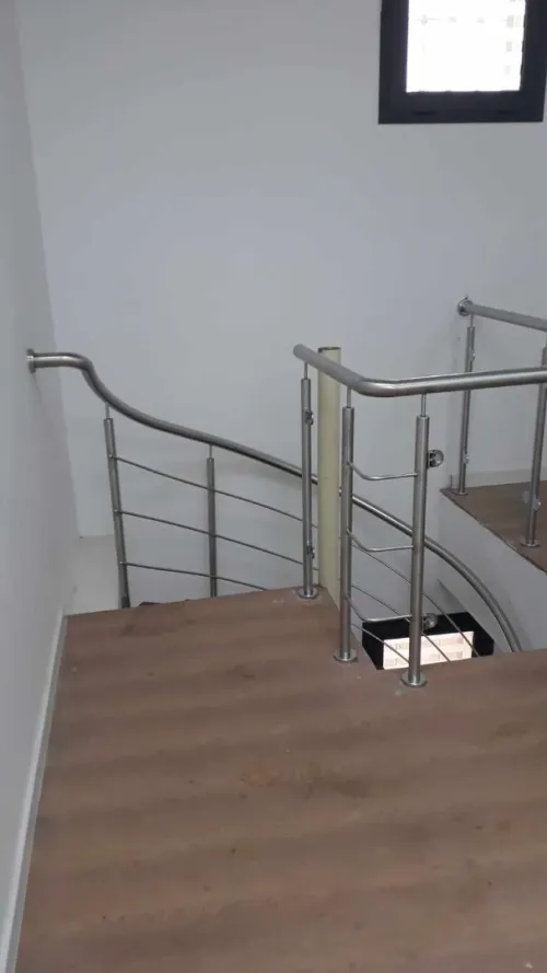 Rampe d'escalier en inox