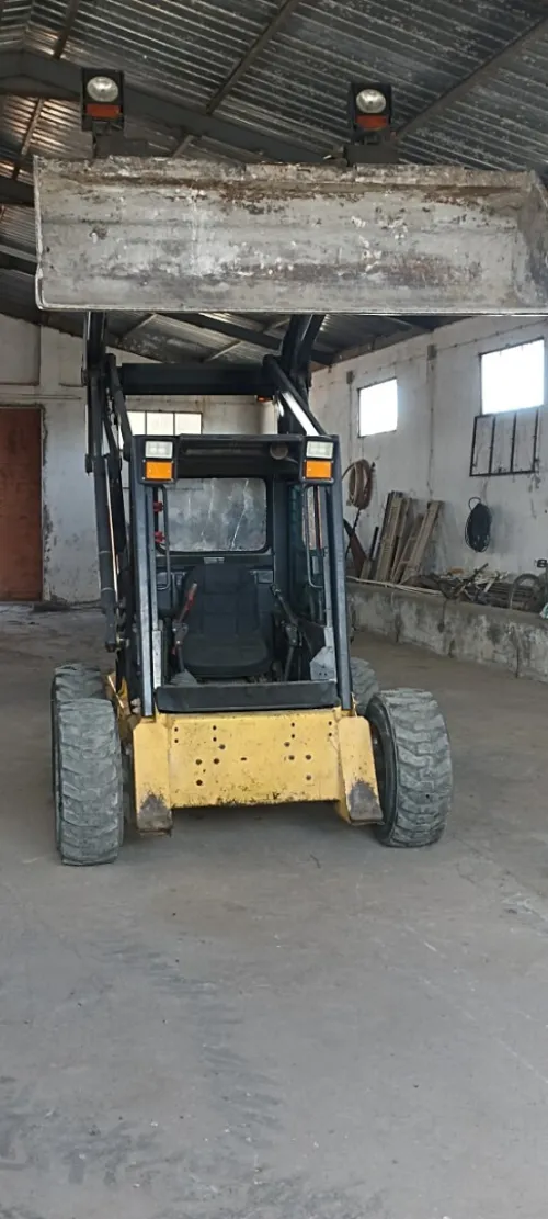 New Holland Mini chargeuse 2006