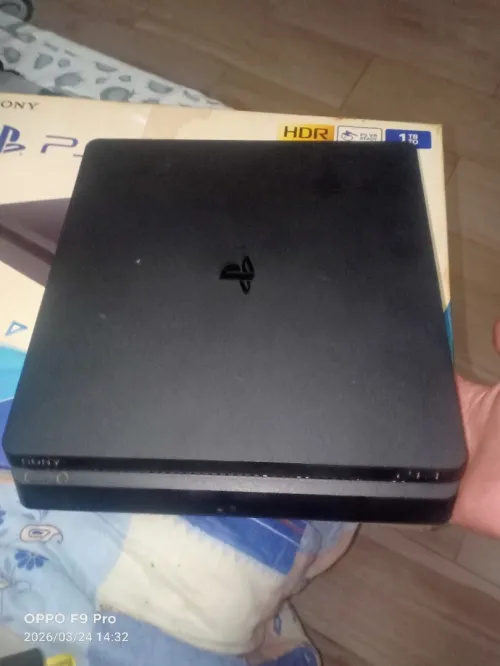 PS4 Slim 1tb + casque VR