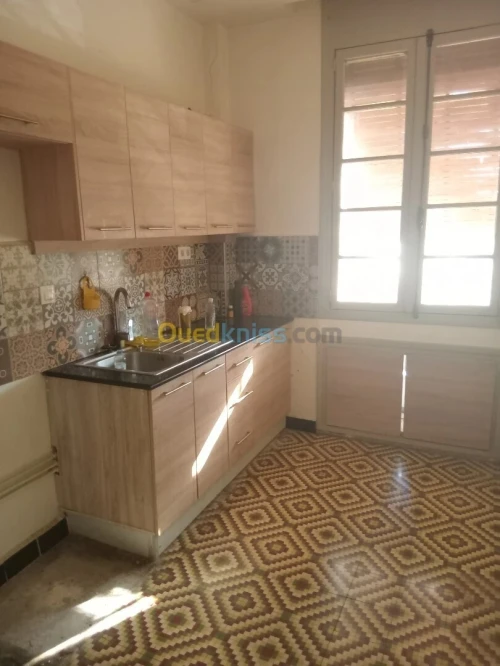 Location Appartement F4 Alger Hydra