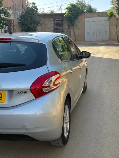 Peugeot 208 2015 Access Facelift
