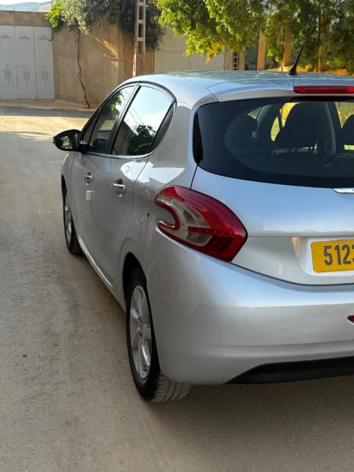 Peugeot 208 2015 Access Facelift