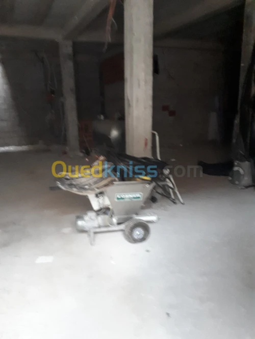 Vente une machine enduite 