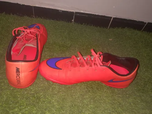 Chaussures de football Nike Mercurial originales