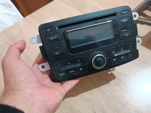 Suport et poste radio original renault Symbol + logan + stepway