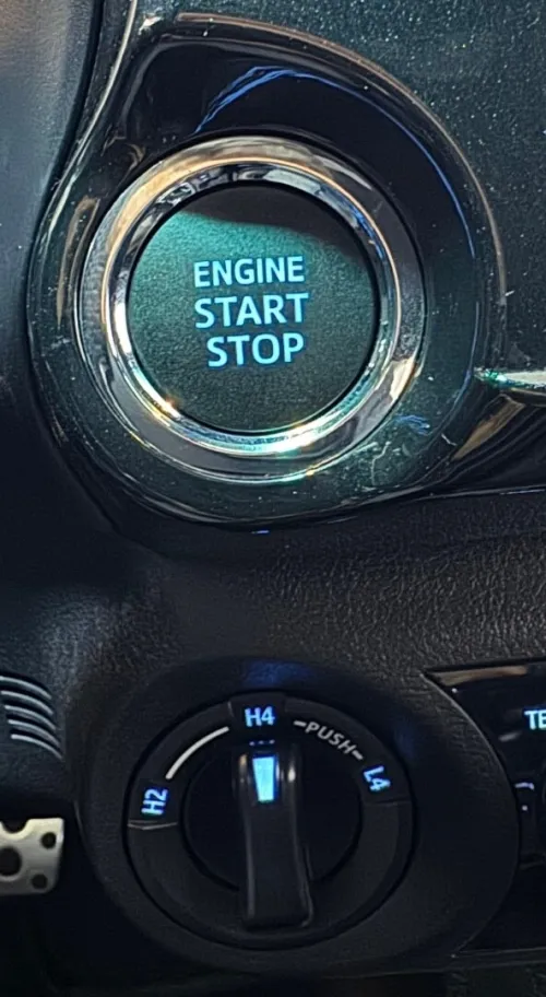 Toyota Hilux 2025 GR full options