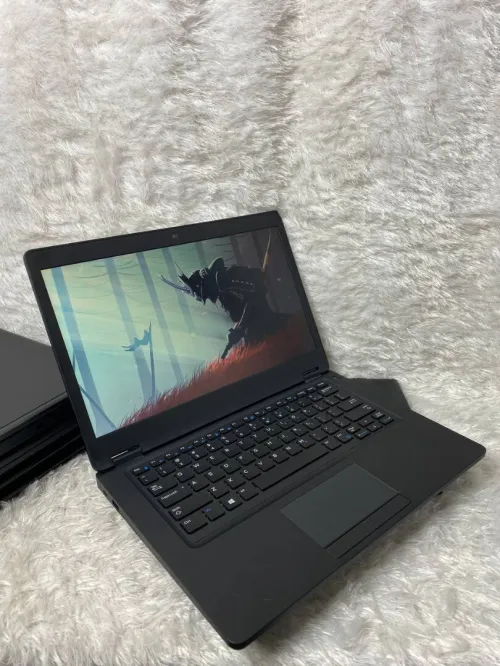 dell latitude 5490 I5 8250U 8ram 256 GB SSD