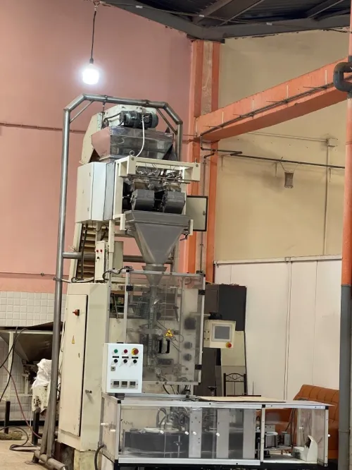 Machine d'emballage et de conditionnement de légumineuses
