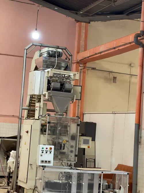Machine d'emballage et de conditionnement de légumineuses
