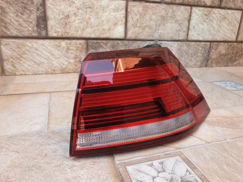pare choc arrier et Feu arrier  GOLF 7 