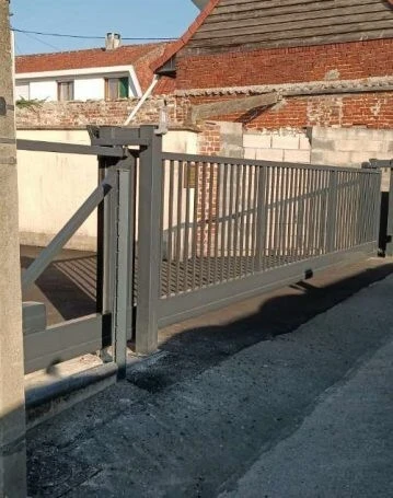 Automatisation de Portail & Rideau Électrique pour Showroom / Villa
