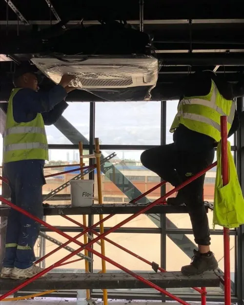 Installation Climatisation Centrale HVAC Industrielle (VRV / Eau Glacée)