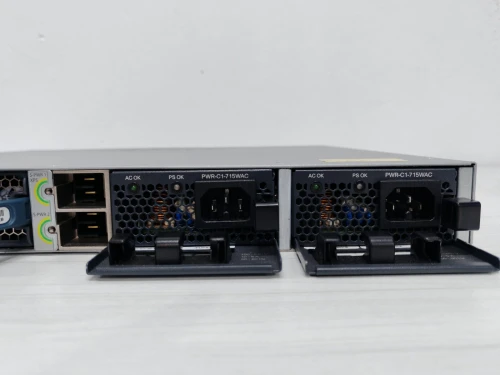Switch Cisco Catalyst WS-C3850-24P-E | 24 Ports Gigabit PoE+ | 2x SFP+ | 2x SFP - Cisco Catalyst 3850