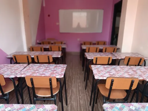 TABLE ECOLE