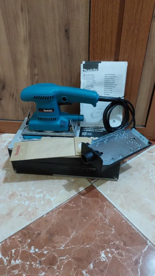 Ponceuse Vibrante Makita (Japan)