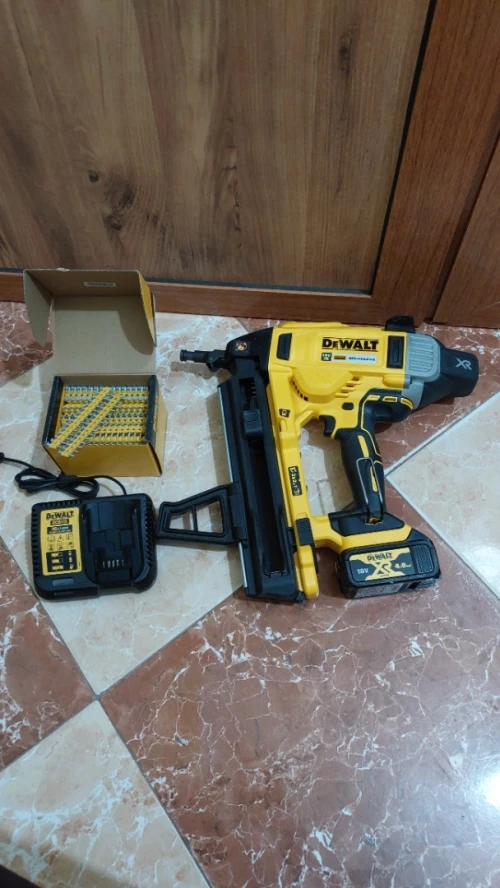 Cloueure Dewalt 18v 4Ah (BL-2021)