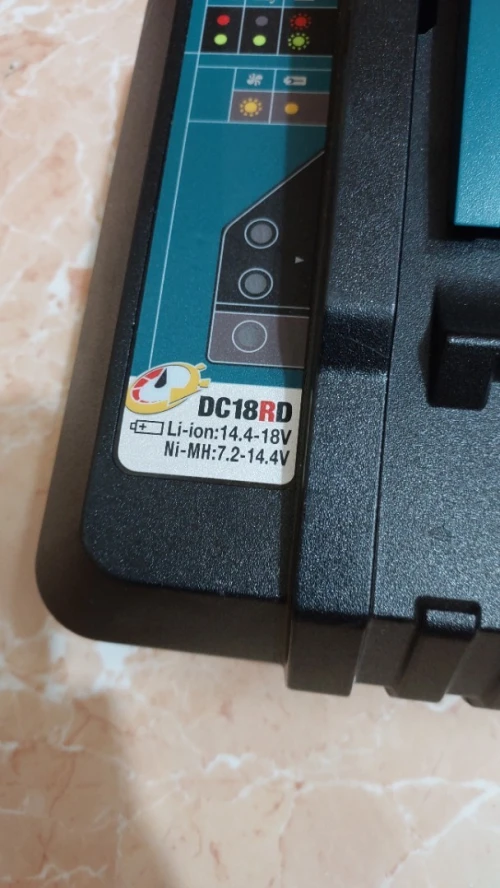 Chargeur rapide Makita 14, 18v (Doublé)